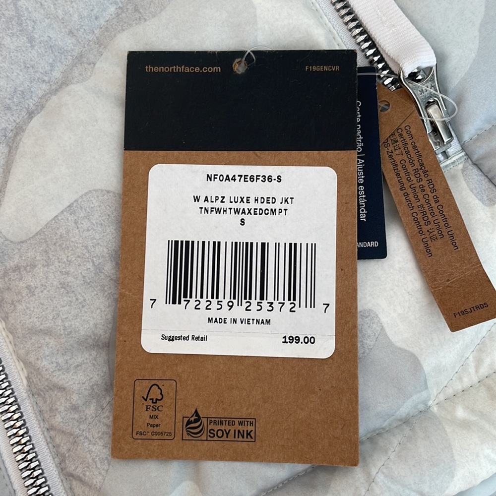 NWT North Face Jacket - Picture 5 of 6
